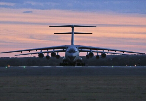 伊尔-76运输机